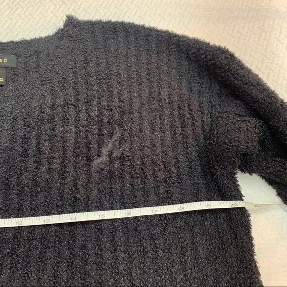 FOREVER 21🖤 Chenille Black Chunky Sweater Size M - Picture 7 of 9